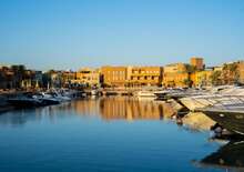 Captain's Inn - VIE VIE, Repülő