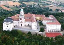 A sokoldalú Pannonhalma - Budapest, Busz