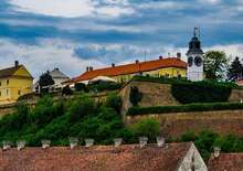 TAVASZKÖSZÖNTŐ A VAJDASÁGBAN ÉS SZERBIÁBAN - Délvidéki magyar emlékek nyomában egészen a nyüzsgő Belgrádig - Budapest, Busz