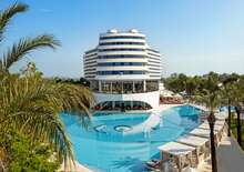 Titanic Deluxe Lara - DEBRECEN, Repülő