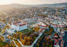 A történelmi Pozsony - látogatással az UFO-toronyban és Dévény várában - Budapest, Busz
