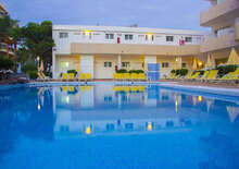 CORAL CALIFORNIA - ADULTS ONLY -  BUD, Repülő