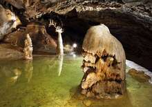 Föld alatt és lombok felett a Bélai-Tátrában - Budapest, Busz