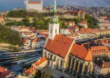 Koronázási ünnepség Pozsonyban, kis kitérővel a kismartoni Esterházy-kastélyhoz - Budapest, Busz