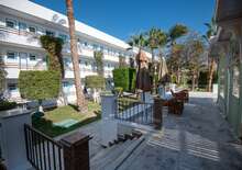 The Grand Hotel - VIE VIE, Repülő