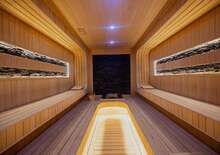 Granada Luxury Red 16+***** - UAI