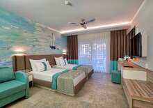 PIRATES BEACH CLUB