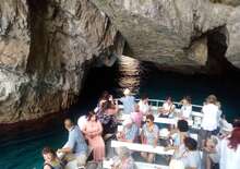 A VEZÚVTÓL AZ AMALFI PARTOKIG -REPÜLŐVEL - Duino kastélya, Caserta, Capri, Sorrento, Positano, Ravello, Ferrara