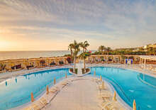 SBH MONICA BEACH RESORT -  VIE, Repülő