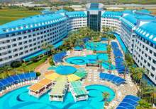 Crystal Admiral Resort Suites and Spa - Debrecen DEB, Repülő