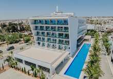 Tasia Maris Seasons Hotel -  BUD, Repülő