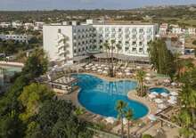 Tsokkos Antigoni Hotel -  BUD, Repülő