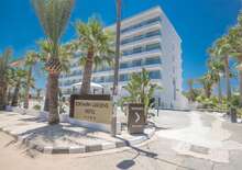 Bohemian Gardens Hotel -  DEB, Repülő