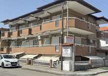 Wienna apartmanház - Budapest, Busz