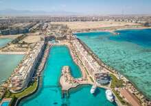 SUNNY DAYS EL PALACIO - BUD BUD, Repülő