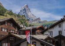 SVÁJC NAGYKÖRUTAZÁS - KÖNNYED GYALOGTÚRÁKKAL - Túrázunk a Mont Blanc és a Matterhorn lábánál valamint a vízesések völgyében: Laute - Budapest, Busz